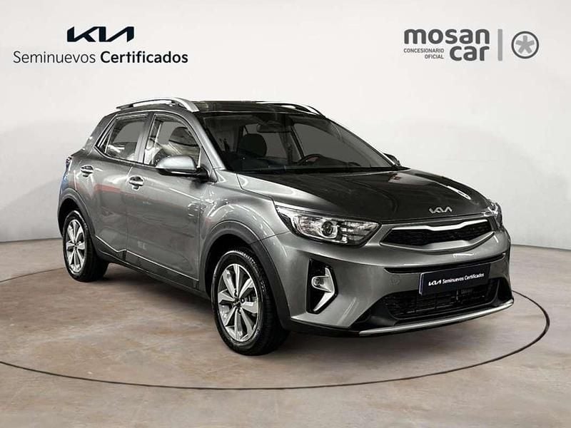 Usado Kia Stonic 101 CV (74 kW) 2025 Gris SUV