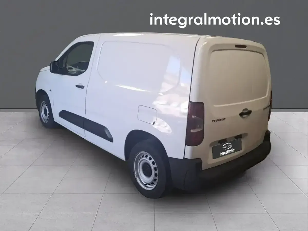 Usado Peugeot Partner 102 CV (75 kW) 2022 Blanco Monovolumen