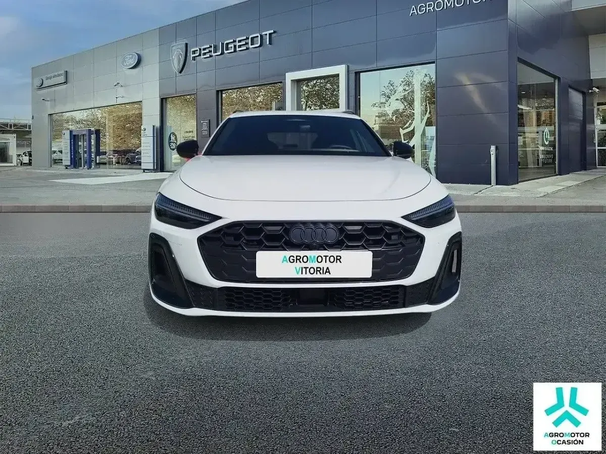 Usado Audi A5 204 CV (150 kW) 2024 Blanco Familiar