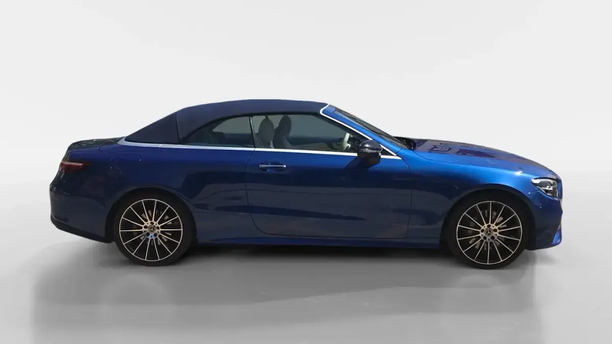 Usado Mercedes E400 AMG 330 CV (242 kW) 2023 Azul Descapotable
