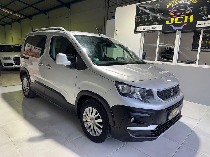 Usado Peugeot Rifter Active 130 CV (95 kW) 2019 Gris / plata Monovolumen