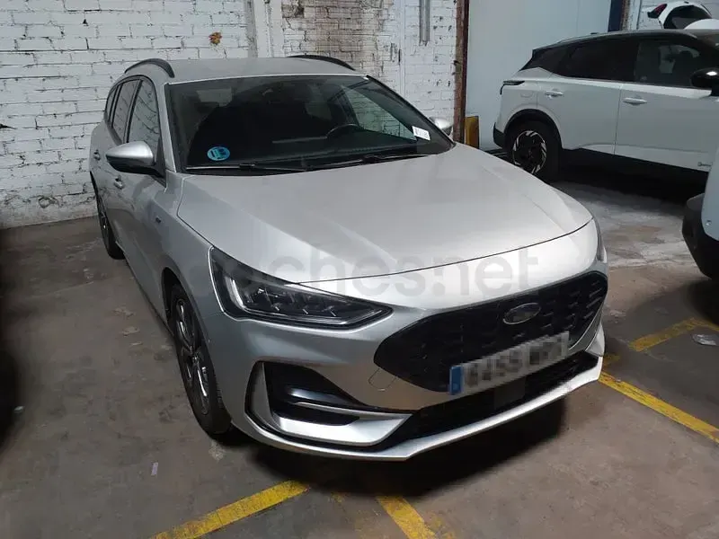 Usado Ford Focus ST-Line 125 CV (91 kW) 2024 Gris / plata Familiar