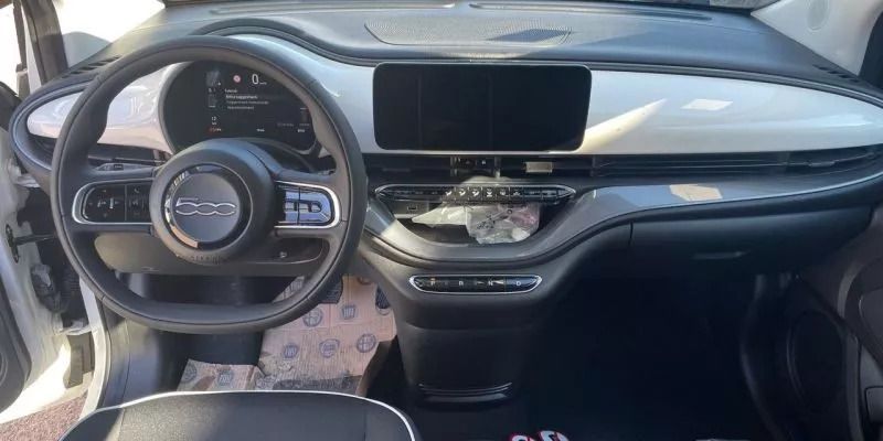 Usado Fiat 500e 86 kW (118 CV) 2023 Blanco Utilitario