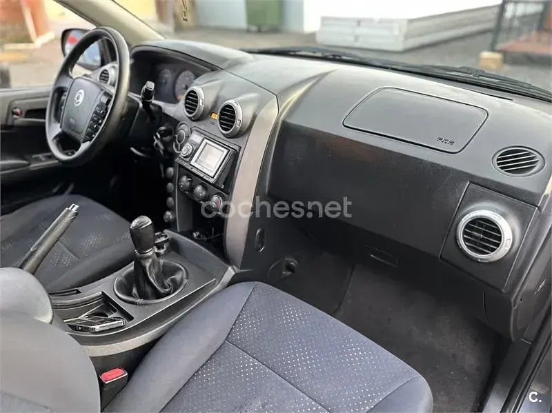 Usado SsangYong Actyon 138 CV (101 kW) 2011 Gris / plata Pickup/Camioneta