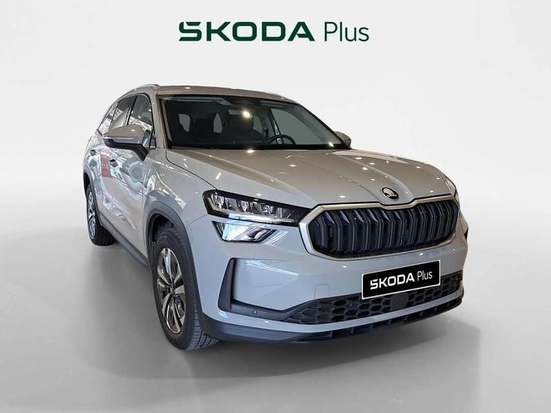 Gris Nuevo 2025 Skoda Kodiaq Selection SUV | 36.900 € (Buen precio) - Imagen 1/4