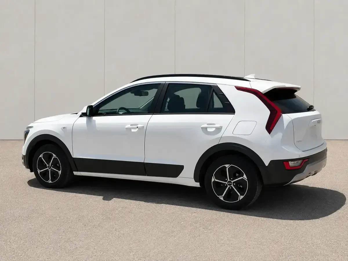 Usado Kia Niro 129 CV (94 kW) 2025 Blanco SUV