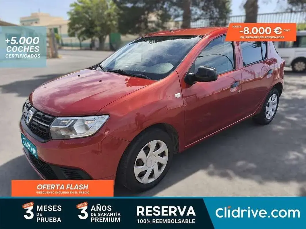 Usado Dacia Sandero Lauréate 75 CV (55 kW) 2017 Rojo Utilitario