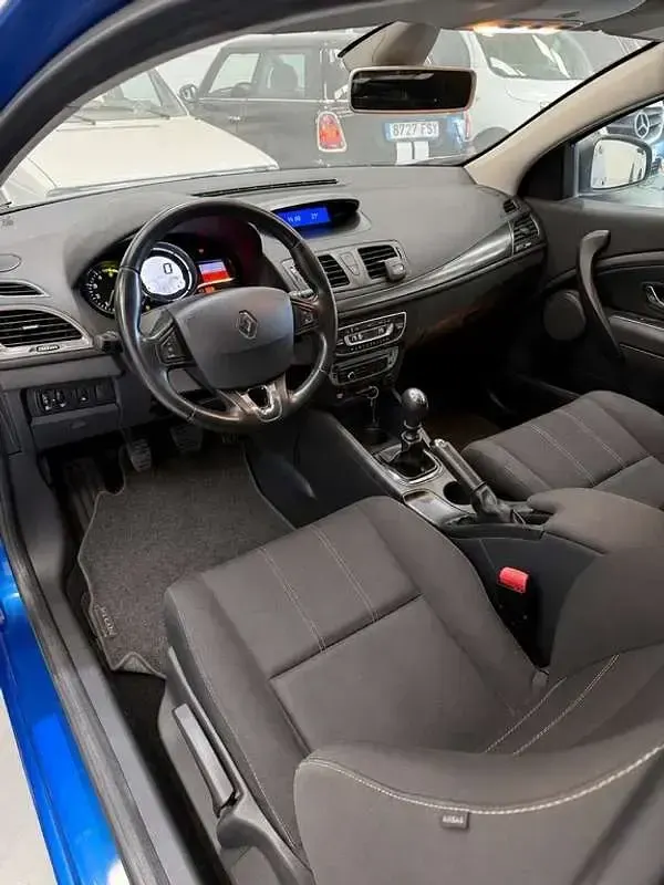 Usado Renault Mégane Coupé Bose Edition 110 CV (80 kW) 2014 Azul Coupe