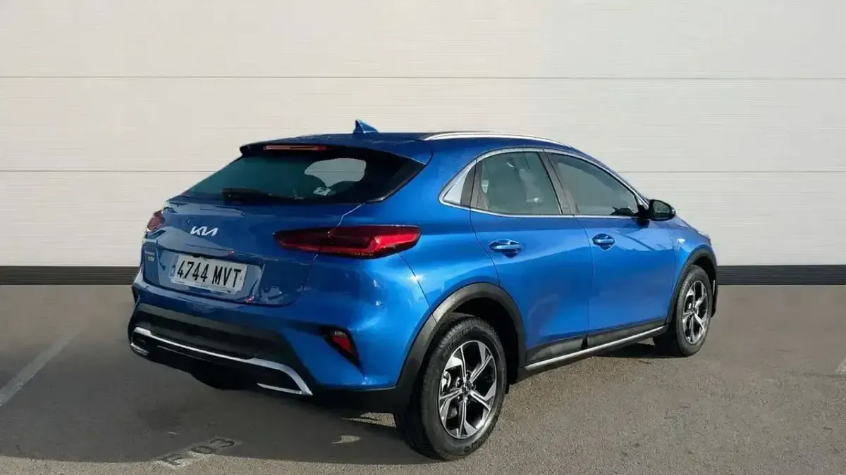 Usado Kia XCeed 140 CV (102 kW) 2024 Azul SUV