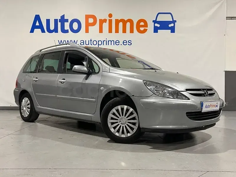 Usado Peugeot 307 90 CV (66 kW) 2004 Gris / plata Familiar
