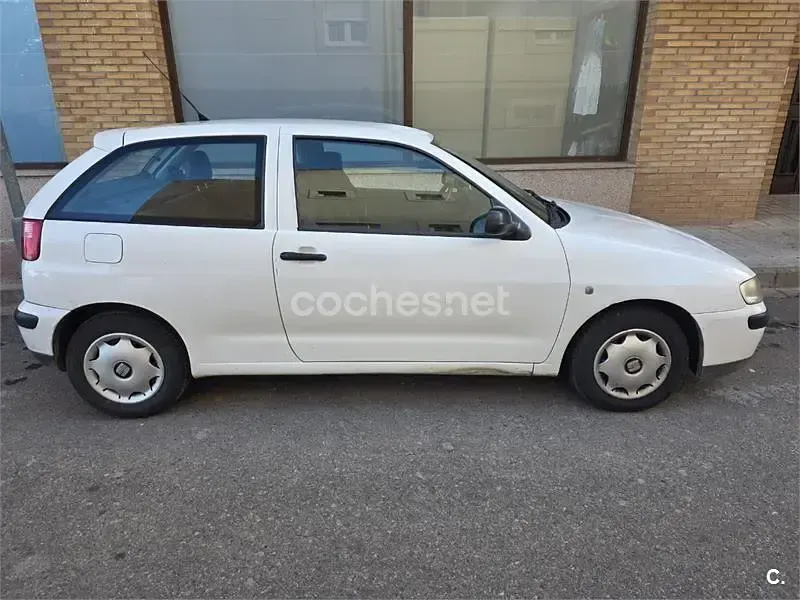 Brugt Seat Ibiza 68 HK (50 kW) 2001 Hvid Hatchback