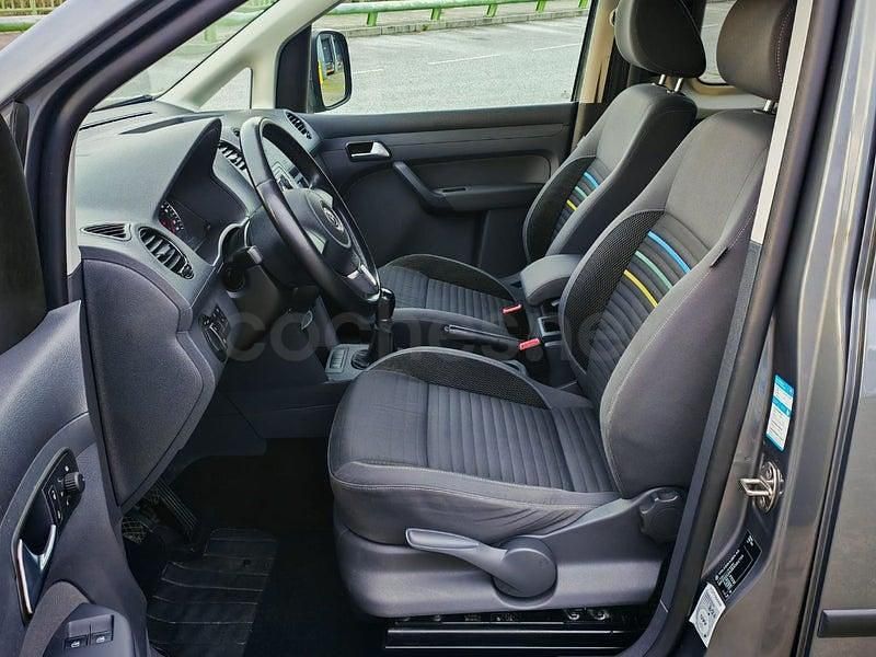 Usado VW Caddy Comfortline 105 CV (77 kW) 2014 Gris / plata Monovolumen