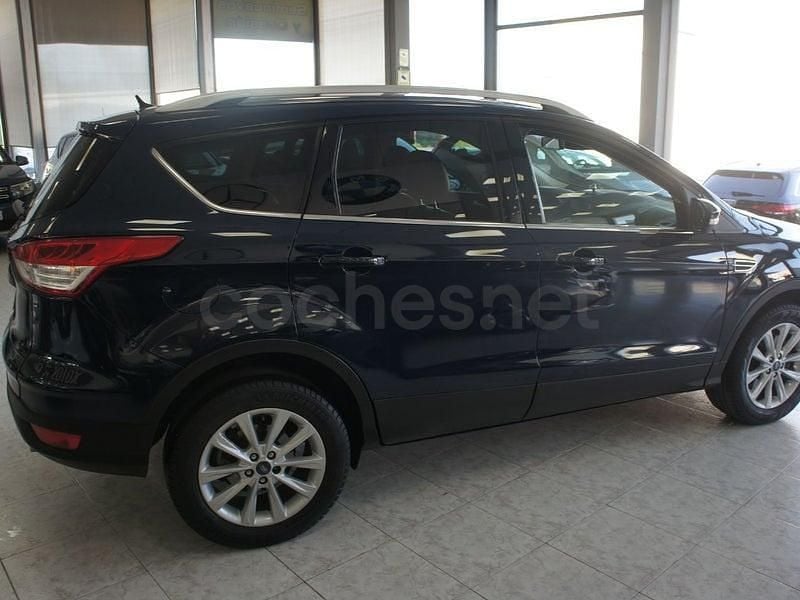 Usado Ford Kuga Titanium 120 CV (88 kW) 2016 Azul SUV