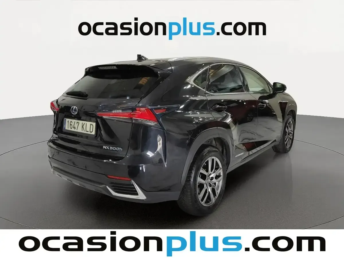 Usado Lexus NX300h Executive Line 197 CV (144 kW) 2018 Negro SUV