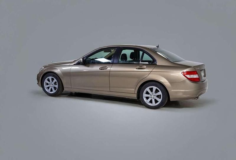 Usado Mercedes C180 Classic 156 CV (114 kW) 2007 Marrón Berlina