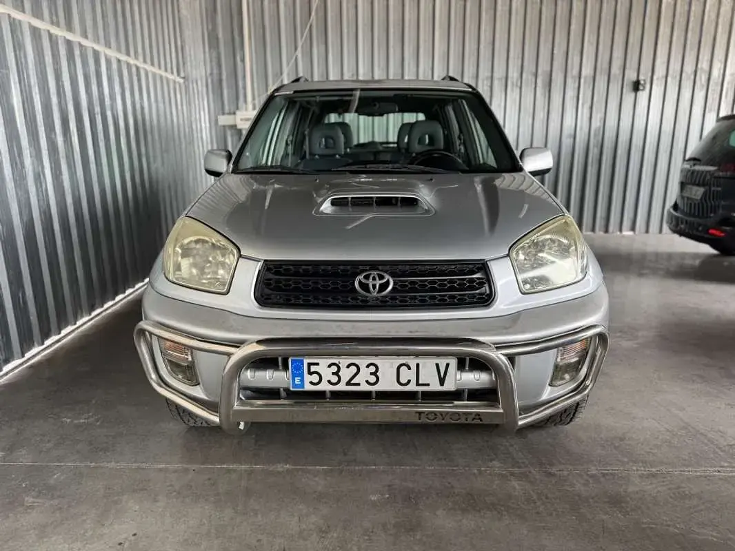 Usado Toyota RAV4 Luna 116 CV (85 kW) 2004 Gris SUV