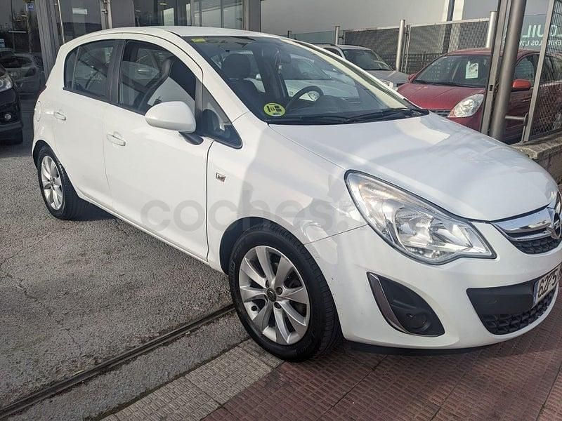 Usado Opel Corsa Selective 75 CV (55 kW) 2012 Blanco Utilitario