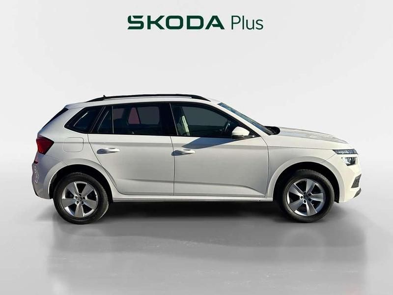 Usado Skoda Kamiq Active 95 CV (69 kW) 2022 Blanco SUV