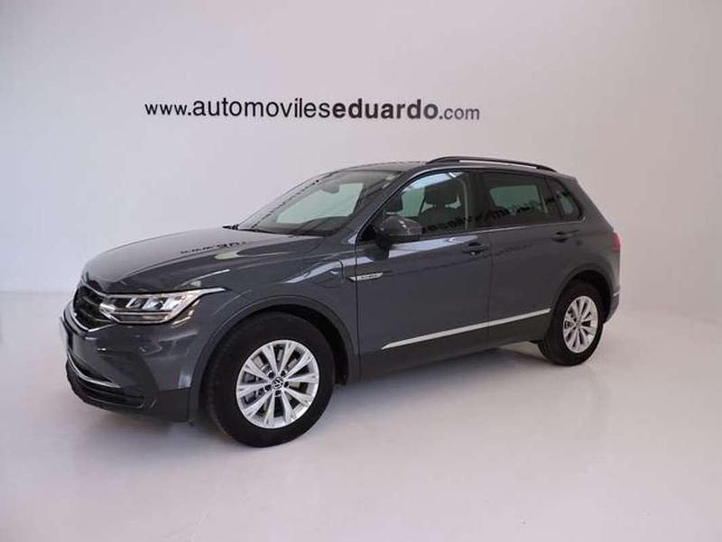 Usado VW Tiguan Life 245 CV (180 kW) 2022 Gris SUV