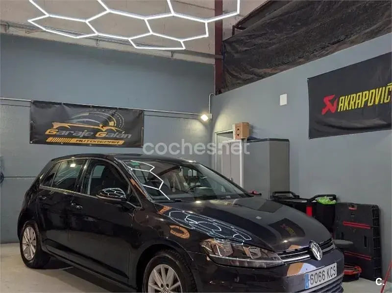 Usado VW Golf VII Advance 115 CV (84 kW) 2017 Negro Familiar