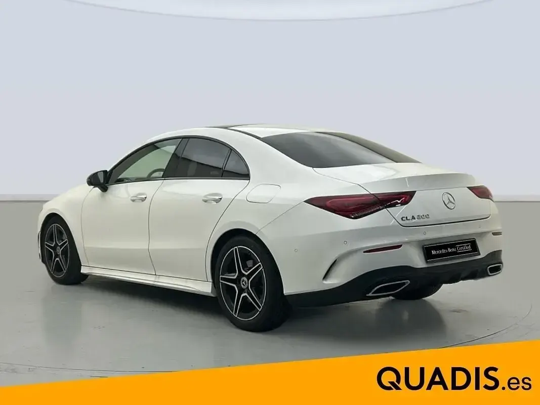 Usado Mercedes CLA200 163 CV (119 kW) 2023 Blanco Berlina