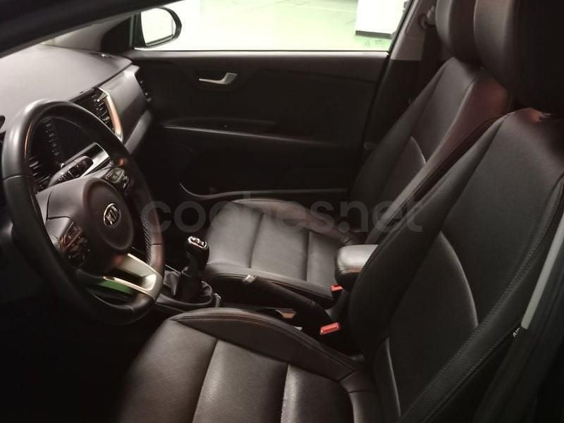 Usado Kia Stonic 100 CV (73 kW) 2020 Negro SUV