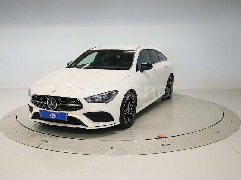 Usado Mercedes CLA220 Shooting Brake 190 CV (139 kW) 2023 Blanco Familiar