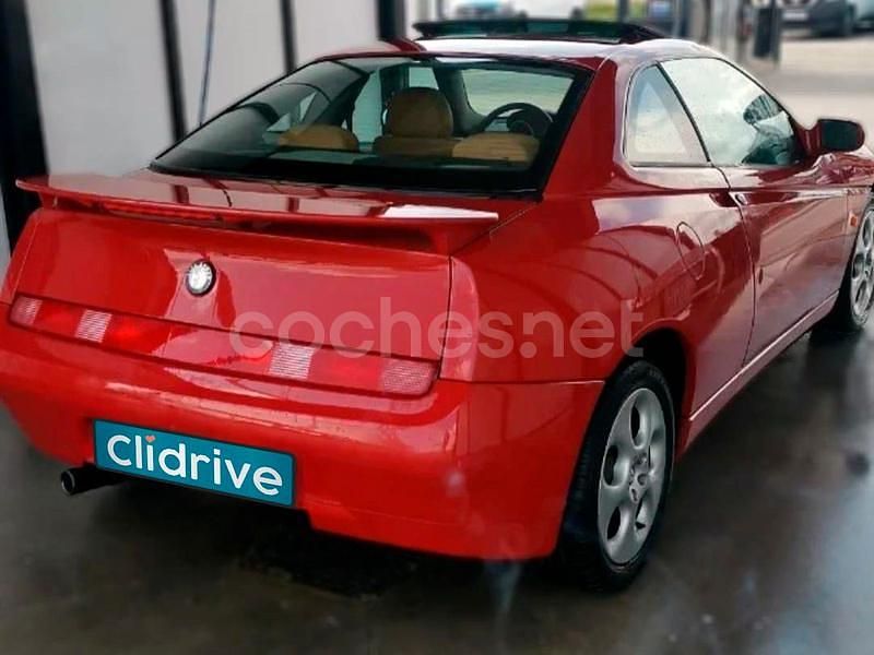 Usado Alfa Romeo Brera 185 CV (136 kW) 2003 Rojo Coupe