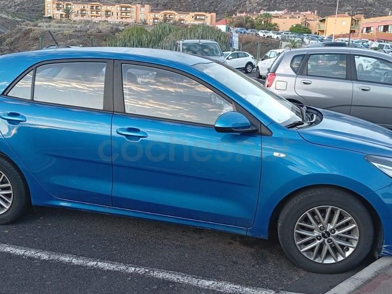 Usado Kia Rio 84 CV (61 kW) 2023 Azul Berlina