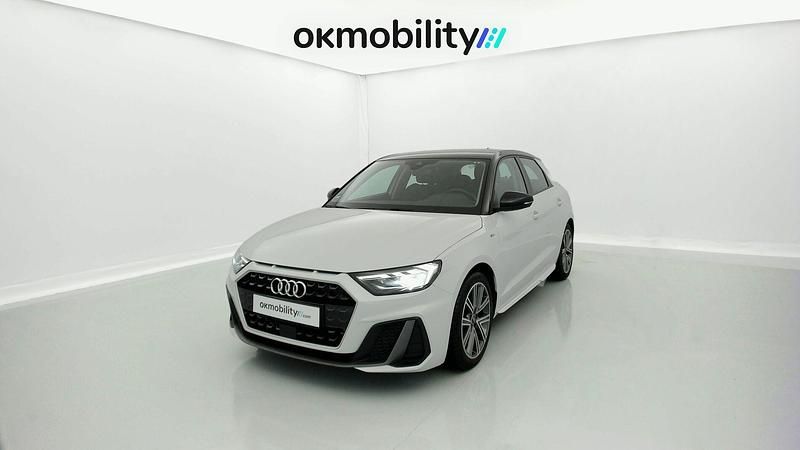 Gletscherweis / mythosschwarz Usado 2022 Audi A1 Sportback S-Line Utilitario | 19.160 € (Buen precio) - Imagen 1/4