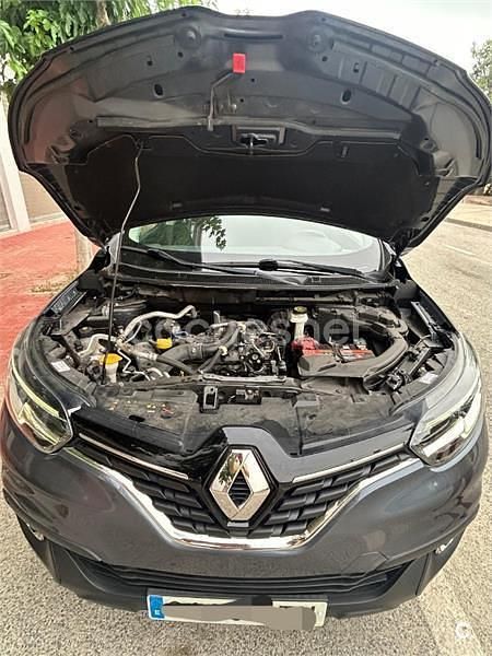 Usado Renault Kadjar LIMITED 130 CV (95 kW) 2018 Gris / plata SUV