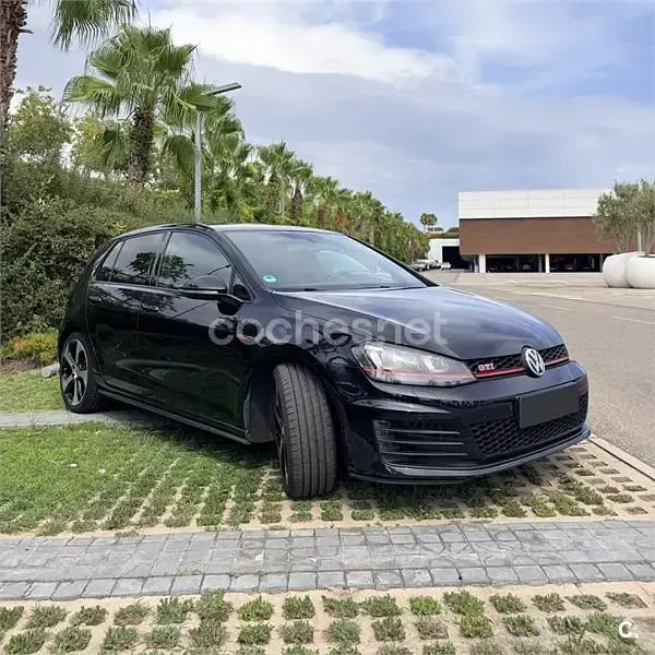 Usado VW Golf VII GTI 230 CV (169 kW) 2015 Negro Berlina