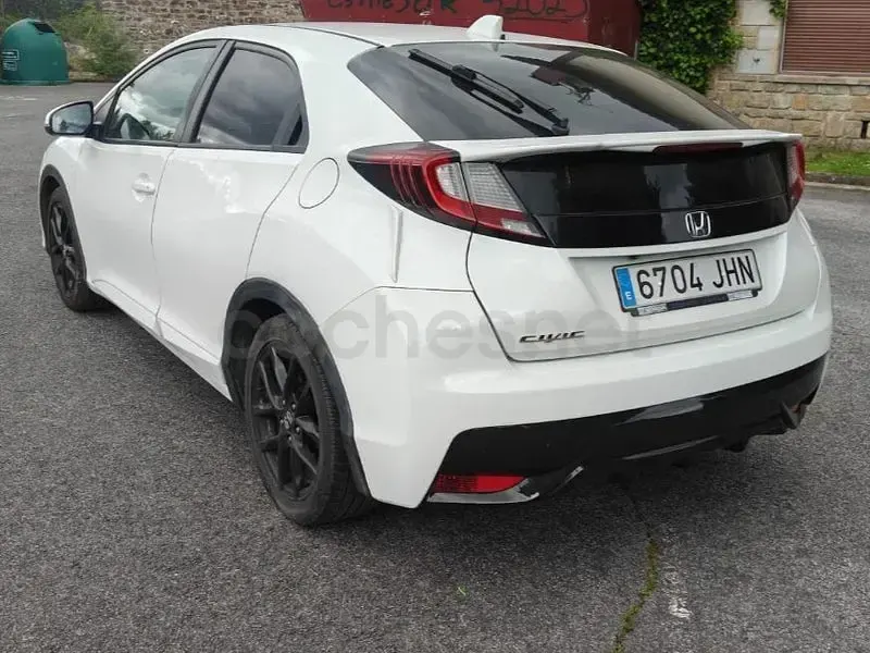 Usado Honda Civic Executive 120 CV (88 kW) 2015 Blanco Berlina