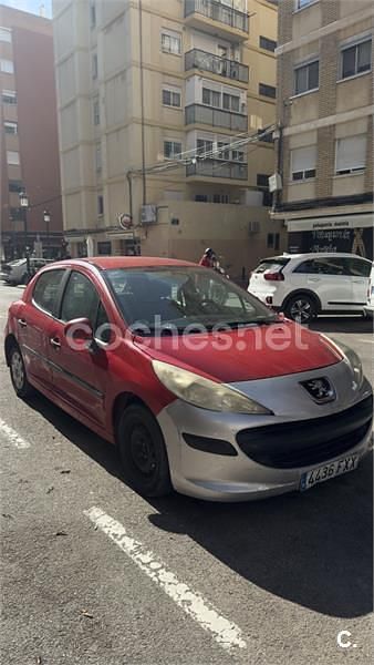 Usado Peugeot 207 75 CV (55 kW) 2007 Rojo Berlina