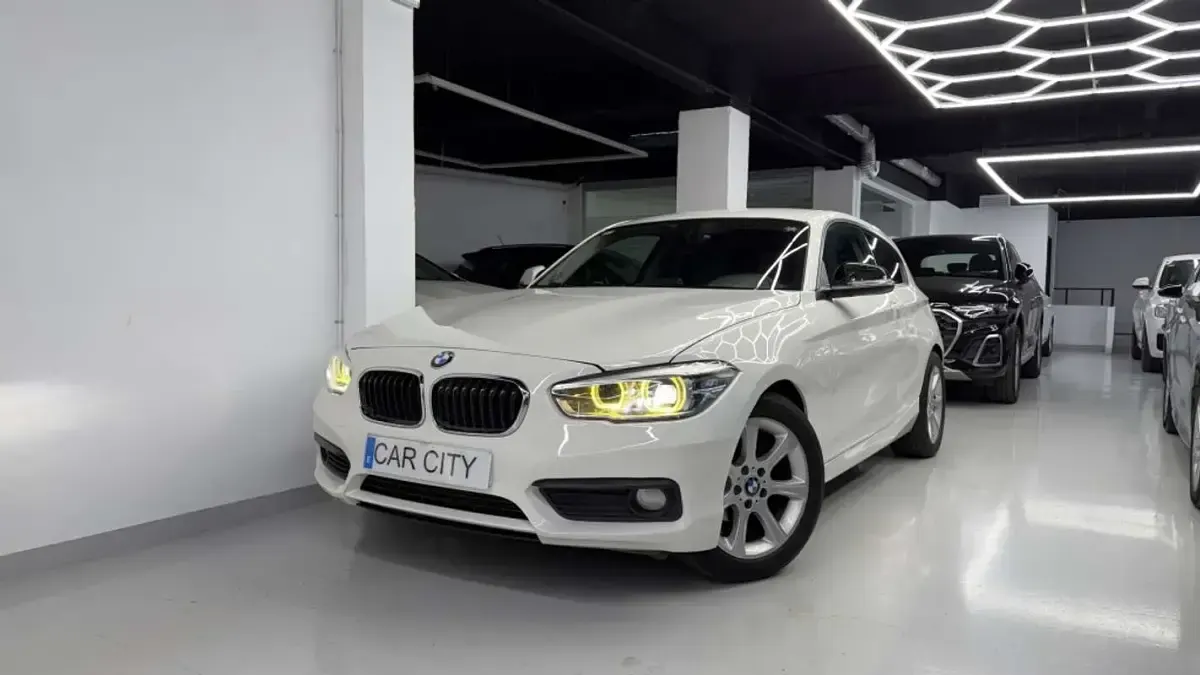 Usado BMW 118 150 CV (110 kW) 2016 Blanco Utilitario