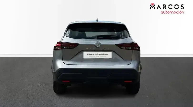 Usado Nissan Qashqai Acenta 158 CV (116 kW) 2024 Plata diamante SUV