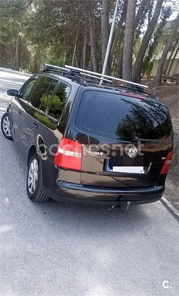 Usado VW Touran 105 CV (77 kW) 2005 Negro Monovolumen