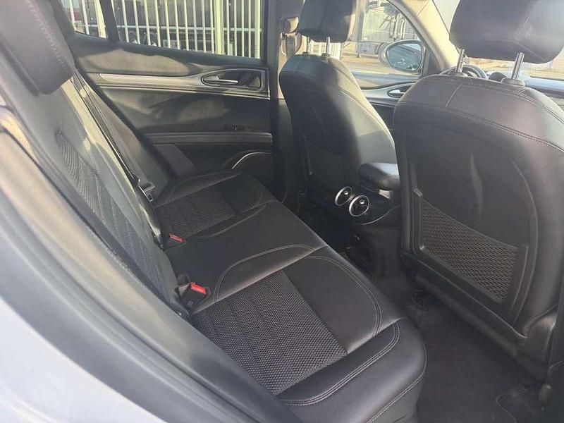 Usado Alfa Romeo Stelvio Sprint 190 CV (139 kW) 2022 Gris SUV