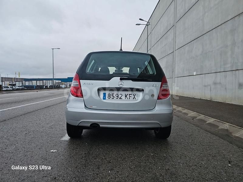 Usado Mercedes A180 Elegance 109 CV (80 kW) 2009 Gris / plata Monovolumen