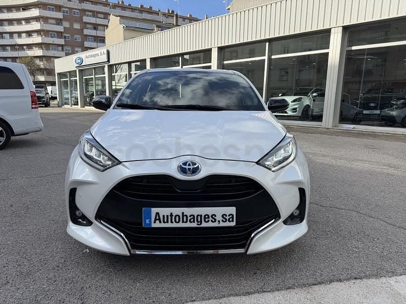Usado Toyota Yaris Hybrid Plus 116 CV (85 kW) 2021 Blanco Berlina