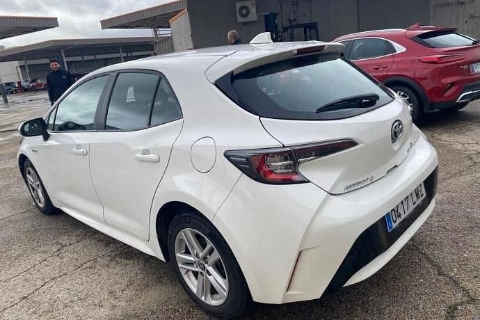 Usado Toyota Corolla Active 122 CV (89 kW) 2021 Blanco Utilitario