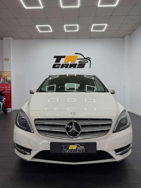 Usado Mercedes B180 109 CV (80 kW) 2014 Blanco Monovolumen
