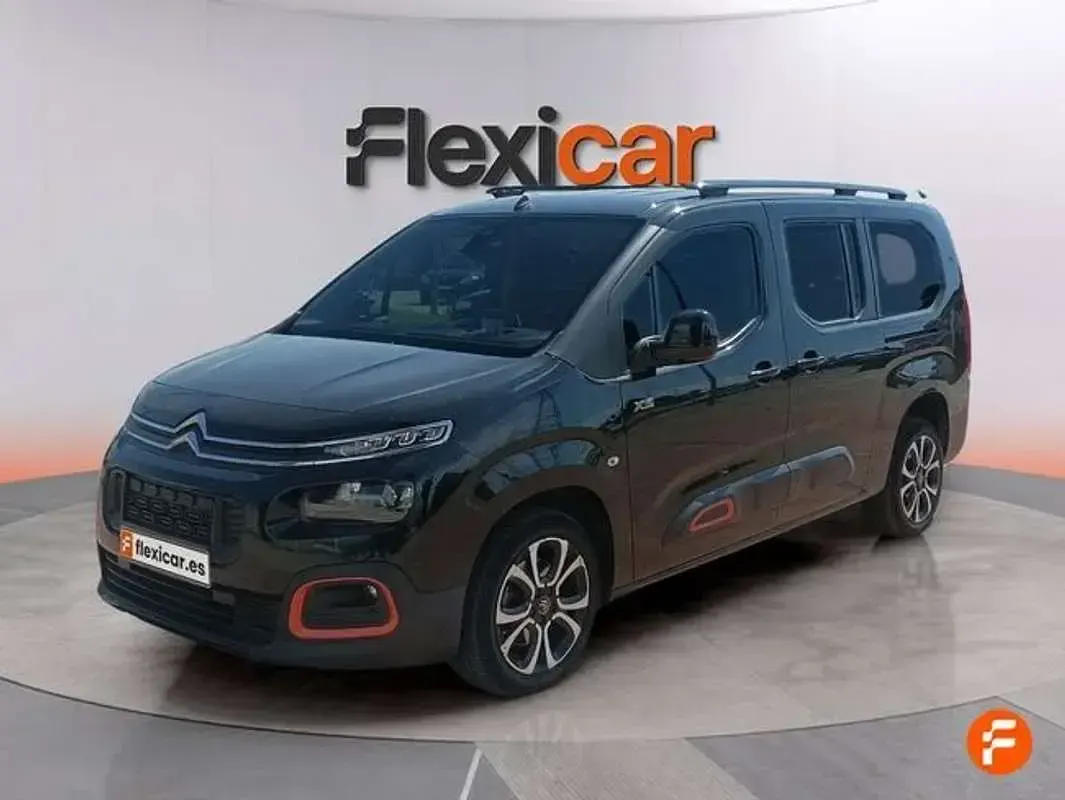 Usado Citroën Berlingo Shine 131 CV (96 kW) 2021 Negro Monovolumen