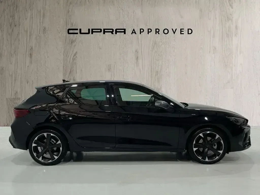 Usado Cupra Leon 150 CV (110 kW) 2025 Negro Berlina