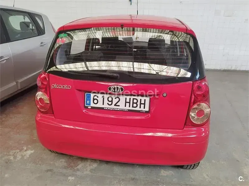Usado Kia Picanto 62 CV (45 kW) 2011 Rojo Utilitario