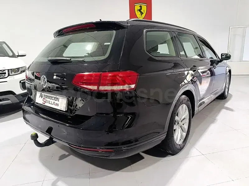 Usado VW Passat Advance 120 CV (88 kW) 2017 Negro Familiar