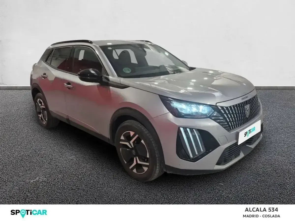 Usado Peugeot 2008 Allure 100 CV (73 kW) 2024 Gris SUV