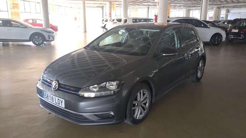 Usado VW Golf VIII Advance 131 CV (96 kW) 2020 Gris Utilitario