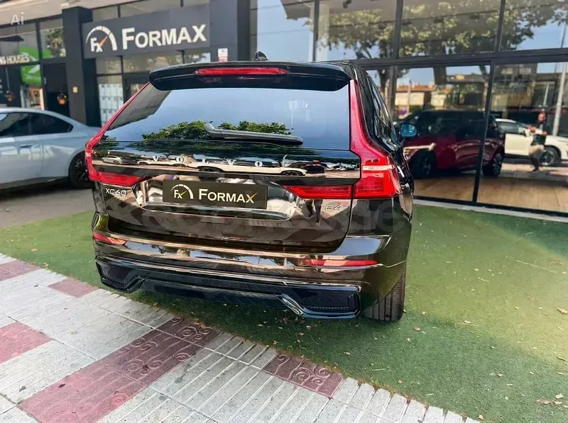 Usado Volvo XC60 Plus 197 CV (144 kW) 2023 Negro SUV