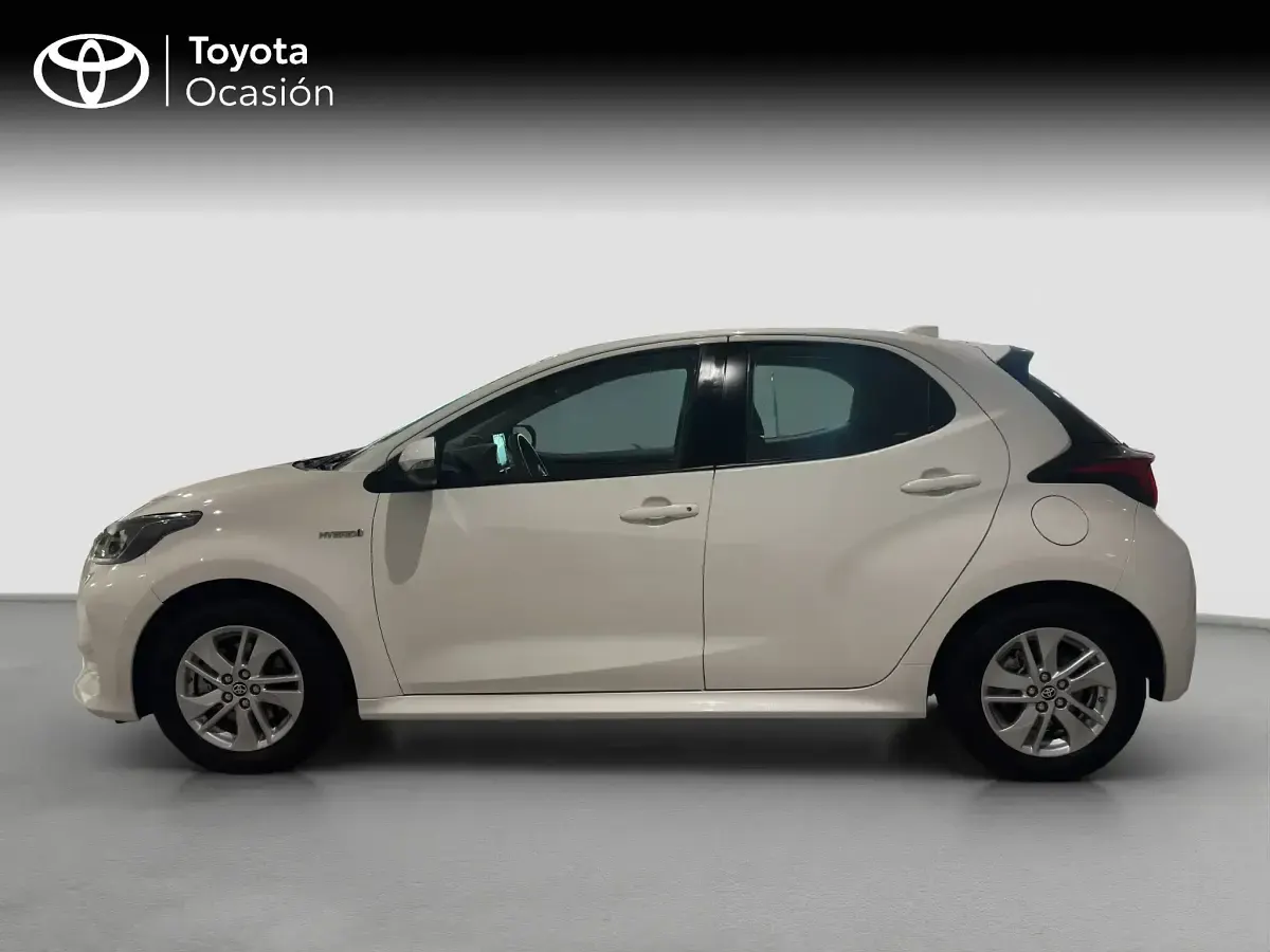 Usado Toyota Yaris Active 116 CV (85 kW) 2021 Blanco Utilitario